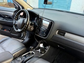 2013 Mitsubishi Outlander III, серебристый, 1650000 рублей, вид 4
