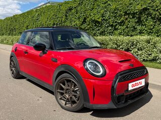 2021 Mini Hatch Cooper S III (F55/F56) Рестайлинг 2, красный, 2700000 рублей, вид 3