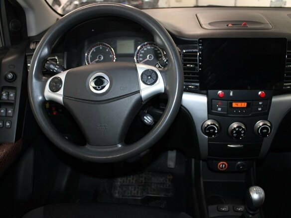 2013 SsangYong Actyon II, серебристый - вид 8