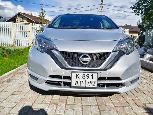 2017 Nissan Note II Рестайлинг, серый - вид 1
