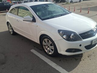 2010 Opel Astra GTC H Рестайлинг, белый, 600000 рублей, вид 1