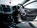 2009 Toyota Crown XIII (S200), белый, 1880000 рублей - вид 5