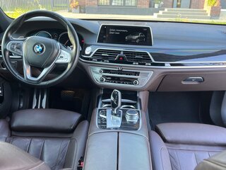 2017 BMW 7 серии 730i VI (G11/G12), чёрный, 4000000 рублей, вид 5