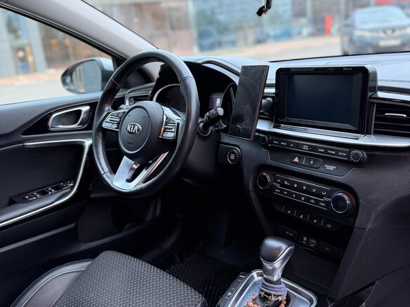 2019 Kia Ceed III, серебристый - вид 8