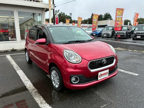 2017 Toyota Passo III, красный, 730000 рублей - вид 2