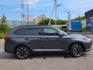 2022 Mitsubishi Outlander III Рестайлинг 3, серый, 2350000 рублей, вид 4