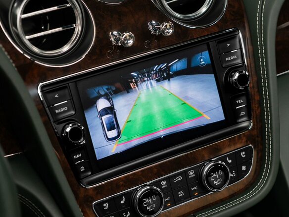 2018 Bentley Bentayga I, зелёный, 14990000 рублей - вид 18