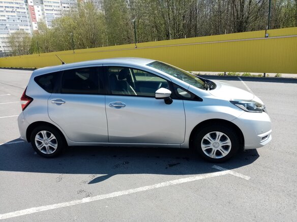 2020 Nissan Note II Рестайлинг, серебристый, 949000 рублей - вид 5