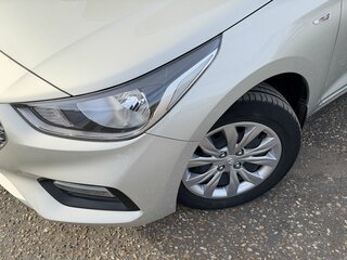 2019 Hyundai Solaris II, бежевый, 1345000 рублей, вид 2