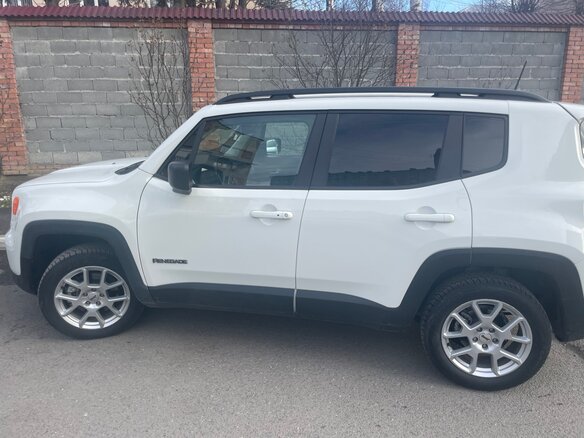 2022 Jeep Renegade I Рестайлинг, белый, 2000000 рублей - вид 3