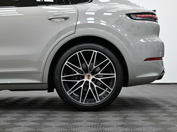 2026 Porsche Cayenne Coupé III Рестайлинг, серый, 19290000 рублей - вид 35