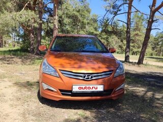 2015 Hyundai Solaris I Рестайлинг, оранжевый, 990000 рублей, вид 2