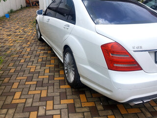 2005 Mercedes-Benz S-Класс 550 V (W221), серебристый, 1150000 рублей, вид 3