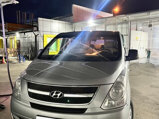 2012 Hyundai H-1 5-speed II, серебристый, 1440000 рублей, вид 1