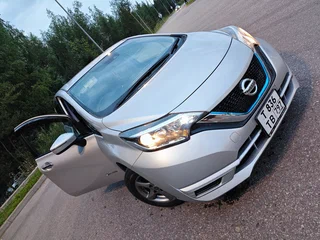 2018 Nissan Note e-Power II Рестайлинг, серый, 1230000 рублей, вид 3