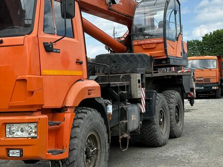 2015 КамАЗ 43118, оранжевый, 6600000 рублей, вид 2