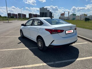 2020 Hyundai Solaris II Рестайлинг, белый, 980000 рублей, вид 4