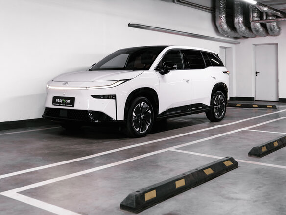 2026 Toyota bZ3X 58.3 kWh, белый, 2933000 рублей - вид 10