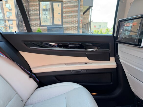 2012 BMW 7 серии Long 740Li xDrive V (F01/F02/F04) Рестайлинг, синий, 1900000 рублей - вид 13
