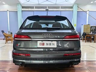 2024 Audi Q7 45 TFSI II (4M) Рестайлинг 2, серый, 9436687 рублей, вид 5