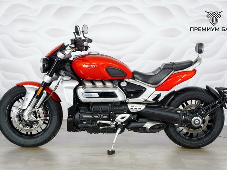 2020 Triumph Rocket III, красный, 1999000 рублей, вид 2