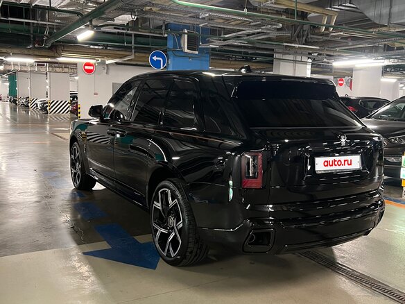 2024 Rolls-Royce Cullinan Black Badge I Рестайлинг (Series II), чёрный, 52700000 рублей - вид 4