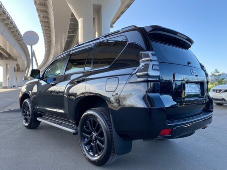 2021 Toyota Land Cruiser Prado 150 Series Рестайлинг 3, чёрный, 7690000 рублей, вид 1