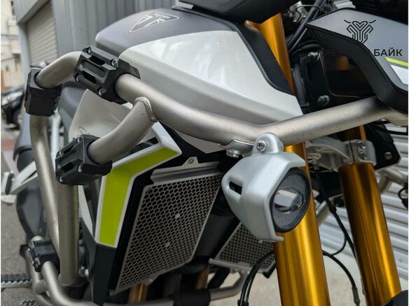 2023 Triumph Tiger 900, серый, 1399000 рублей - вид 3