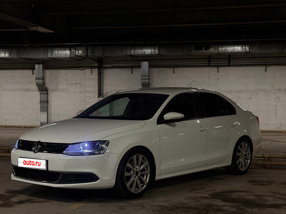 2013 Volkswagen Jetta VI, белый, 730000 рублей