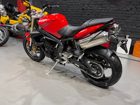 2010 Triumph Street Triple, красный, 465000 рублей - вид 9