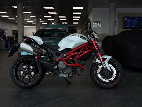 2011 Ducati Monster 796, белый, 629000 рублей, вид 4