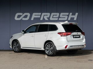 2022 Mitsubishi Outlander III Рестайлинг 3, белый, 2550000 рублей, вид 2