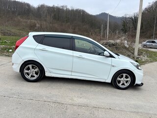 2011 Hyundai Solaris I, белый, 650000 рублей, вид 3