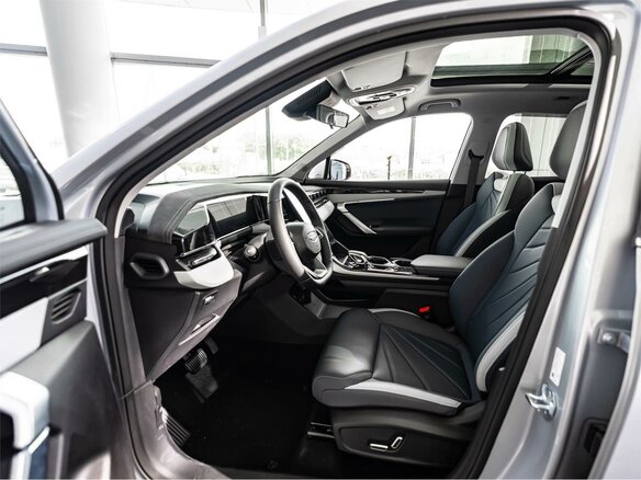 2026 Geely Atlas II, серебристый, 3449990 рублей - вид 10