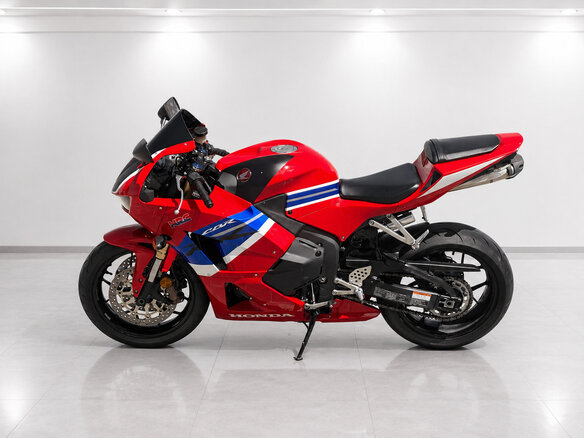 2023 Honda CBR 600RR, красный, 870019 рублей - вид 6