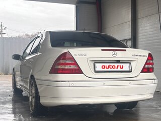 2005 Mercedes-Benz C-Класс 180 II (W203) Рестайлинг, белый, 700000 рублей, вид 4