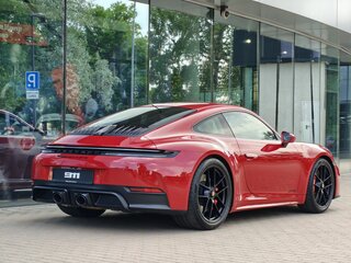 2026 Porsche 911 Carrera 4 GTS VIII (992) Рестайлинг, красный, 31300000 рублей, вид 2