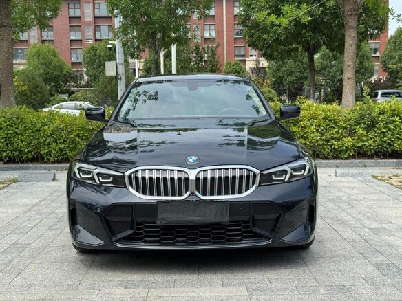 2023 BMW 3 серии Long 320Li VII (G2x) Рестайлинг, чёрный, 2820000 рублей - вид 1