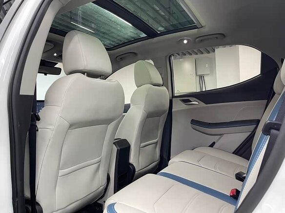 2023 BYD Yuan Pro (47 kWh) I Рестайлинг 2 (Pro), белый - вид 22