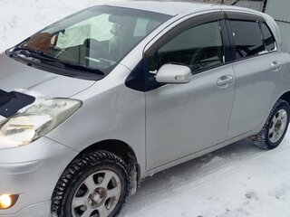 2008 Toyota Vitz II (XP90), серебристый, 635000 рублей, вид 3