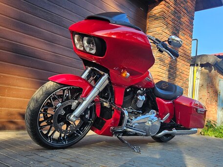 2021 Harley-Davidson Road Glide, красный, 1650000 рублей, вид 1