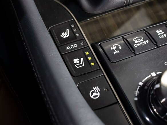 2018 Lexus LX 570 III Рестайлинг 2, чёрный, 9400000 рублей - вид 31