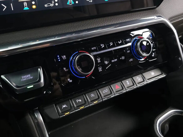 2023 GMC Sierra Double Cab IV Рестайлинг, чёрный, 6470000 рублей - вид 7
