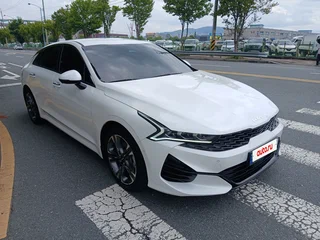 2023 Kia K5 III, белый, 2836000 рублей, вид 1