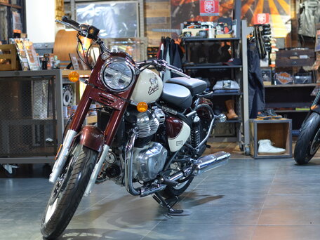 2026 Royal Enfield Classic 650, пурпурный, 712000 рублей, вид 5