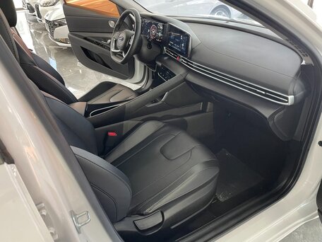 2022 Hyundai Elantra VII (CN7), белый, 1690000 рублей, вид 5