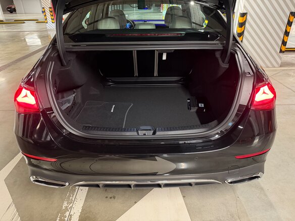2025 Mercedes-Benz E-Класс 300 VI (W214, S214), чёрный, 9300000 рублей - вид 9