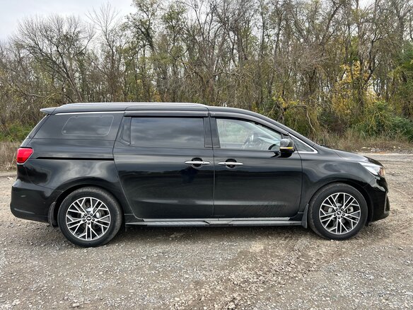 2020 Kia Carnival III, чёрный, 3300000 рублей - вид 3