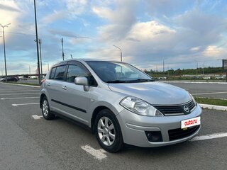 2010 Nissan Tiida I Рестайлинг, серебристый, 520000 рублей, вид 1