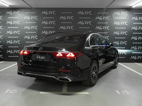 2026 Mercedes-Benz E-Класс 300 VI (W214, S214), чёрный, 10200000 рублей - вид 3